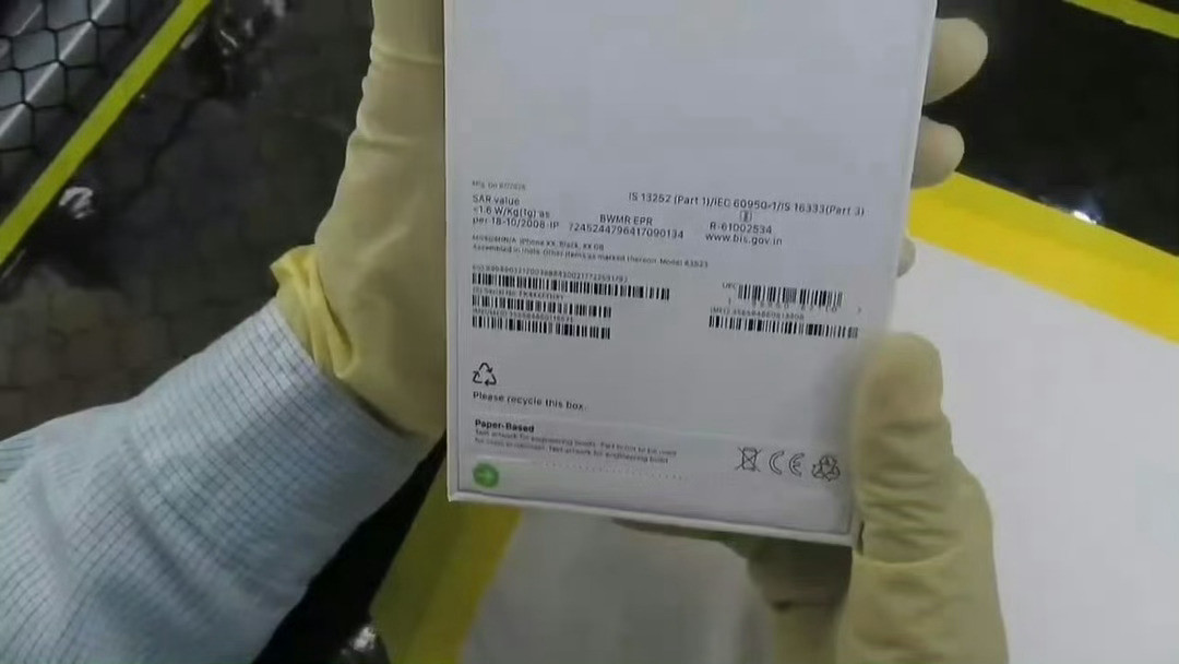 iPhone18要明年三月才会发布，结果这就被印度爆水管了，从流水线上直接出来视