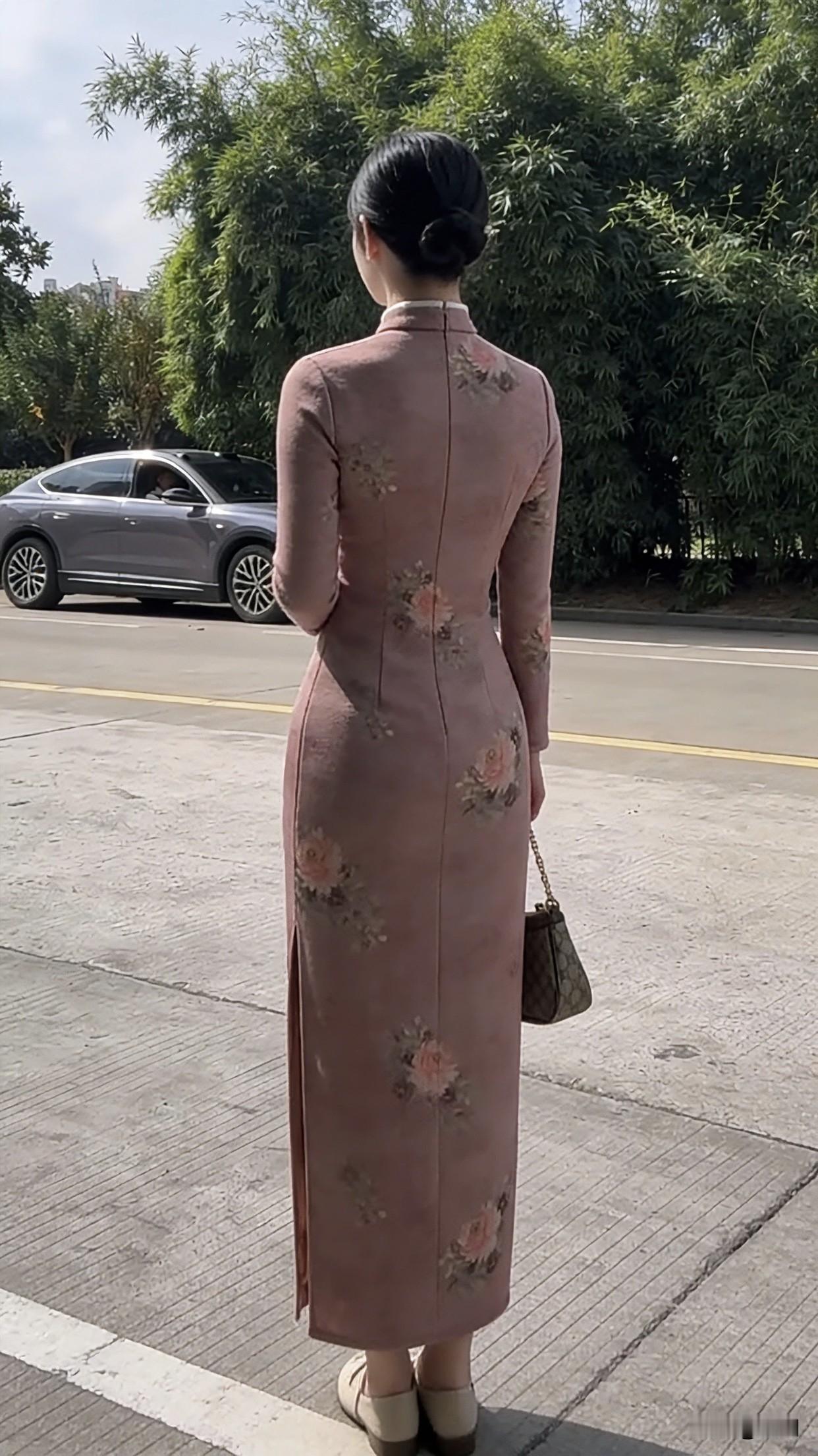 氛围感出片穿搭优雅旗袍穿搭，尽显东方韵味