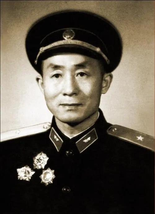 胡鹏飞（1915—2009），1915年生，安徽六安县金家寨王家湾村（今安徽金寨