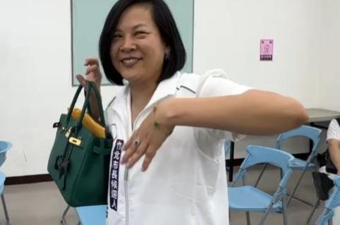 民众党前“立委”、陆配李贞秀今（31）日赴新竹县选举委员会登记参选竹北市长，李贞