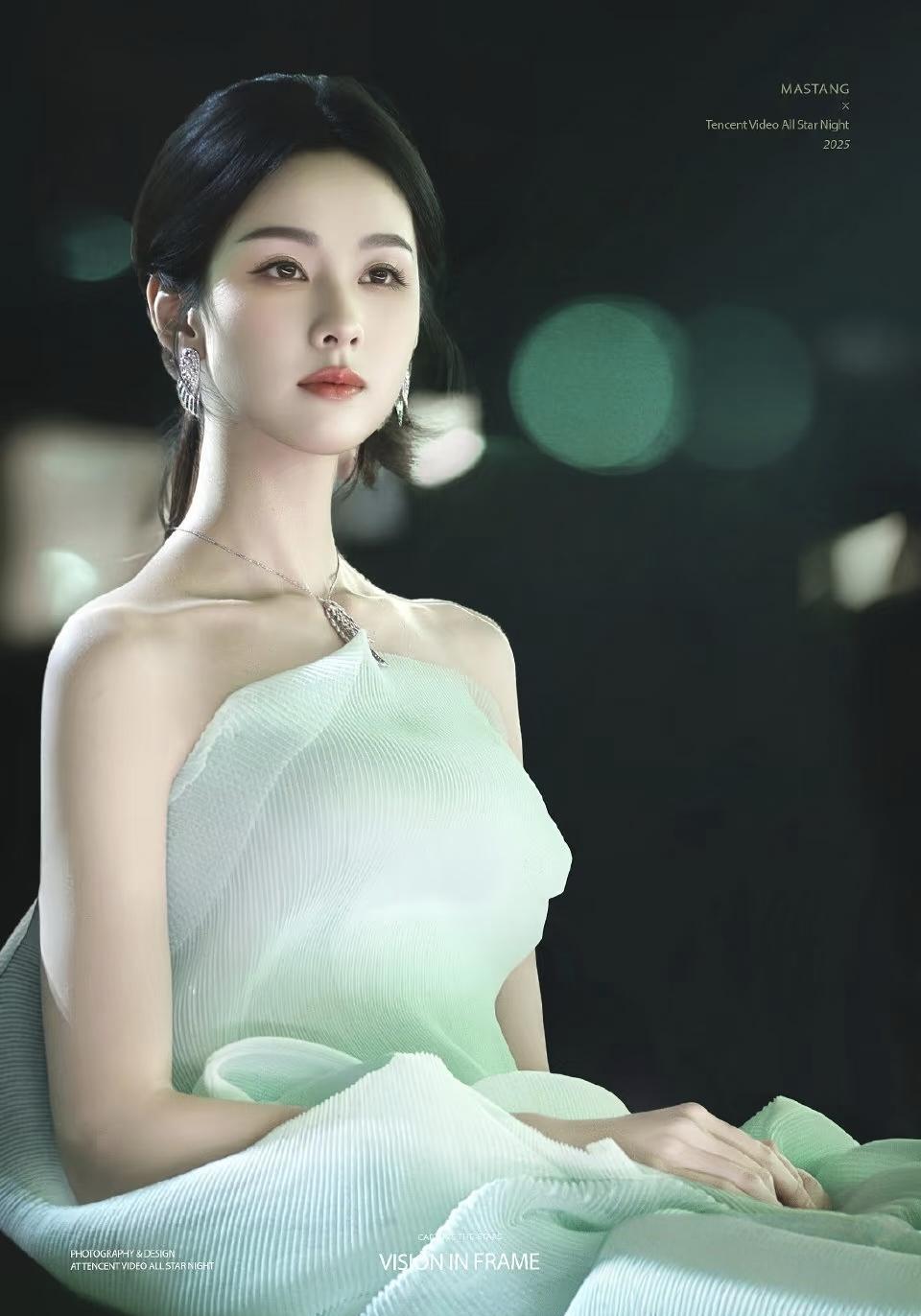 陈都灵在《左耳》首映礼上说，演不好就回家读博，她爸在南航边上买了学区房。记者