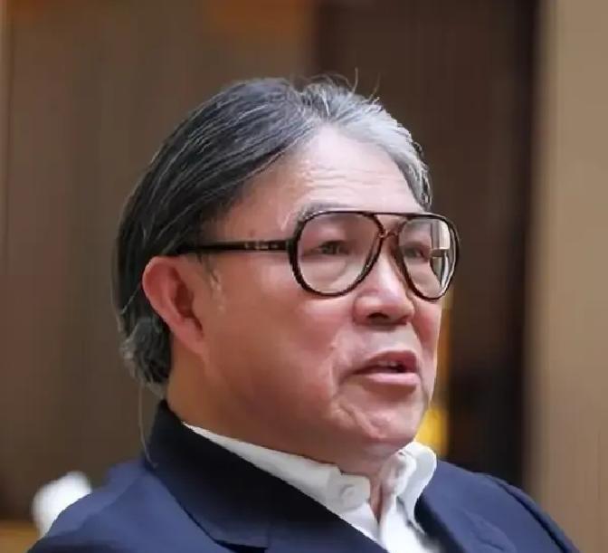 我算是看明白了，霍家真正的“掌门人”，根本不是霍震霆，而是儿媳郭晶晶！百亿身家