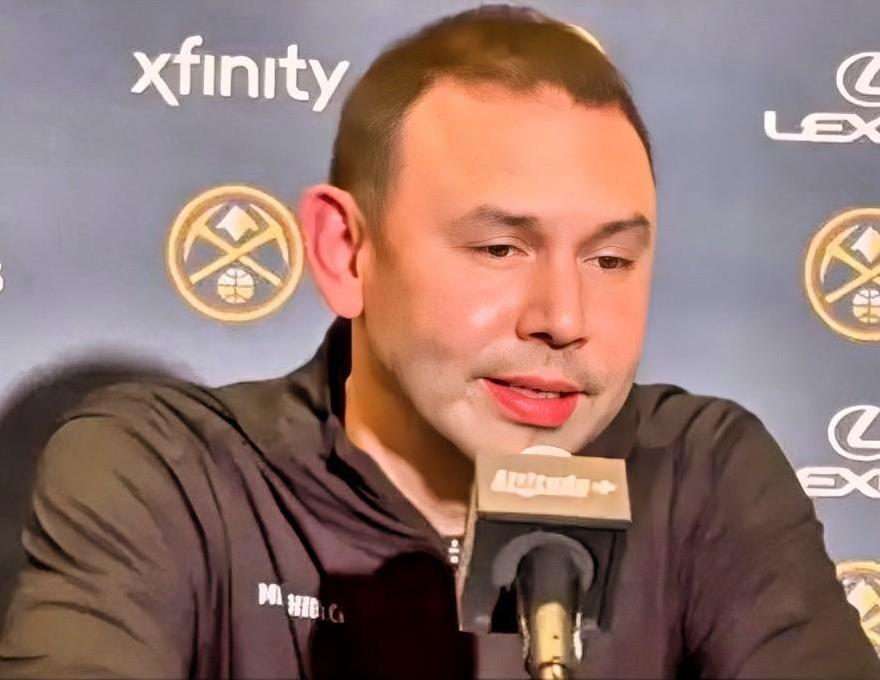 掘金主帅阿德尔曼想念小波特了！阿德尔曼在今日接受采访谈到前爱徒小波特时表示：“