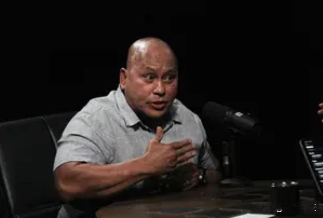 菲律宾参议员罗纳德·“巴托”·德拉罗萨于周三庆祝64岁生日时表示，尽管有传言称国