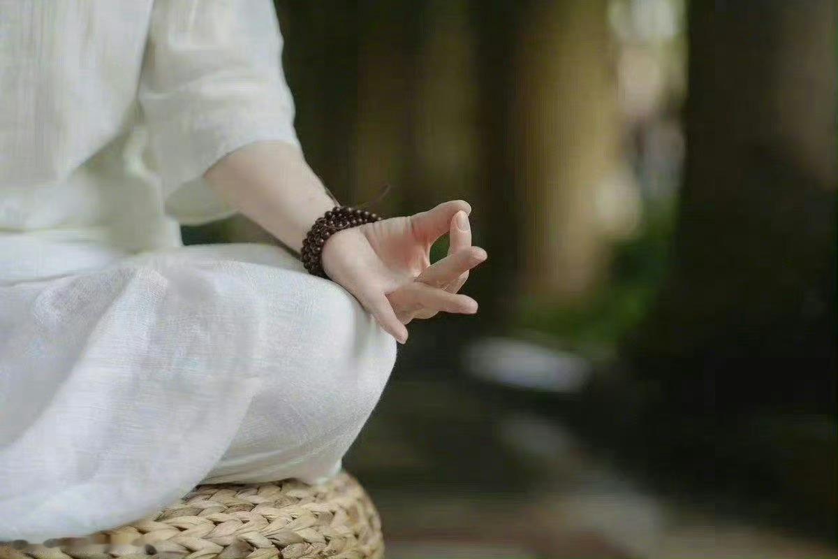 所有的人生问题，并不源于不能改变世界、不能改变环境、不能改变他人，而是源自于：无