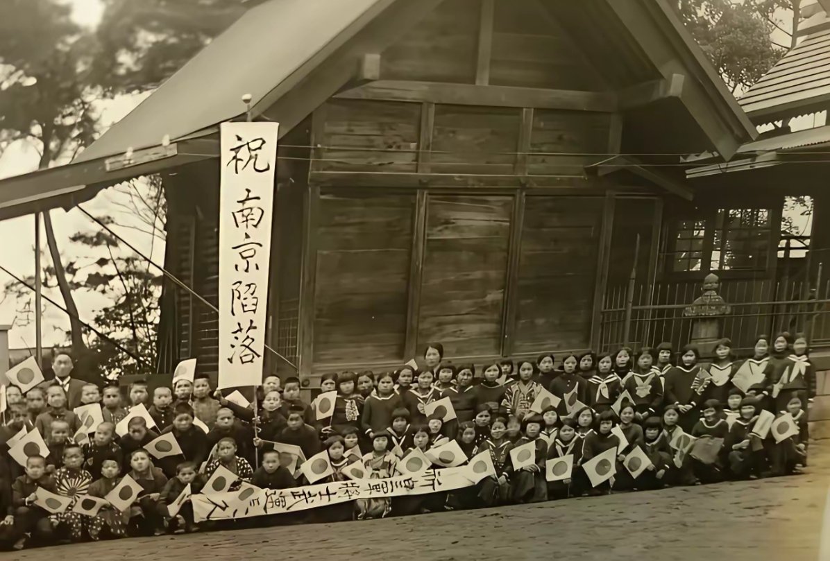 看到这张照片，谁还敢说日本人无辜？