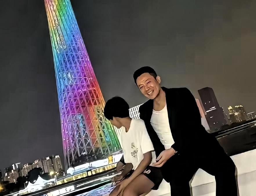 大S走后信义豪宅已过户到具俊晔和两个孩子名下，三人各占三分之一，房产还背着上亿贷款和超两千万遗产税。