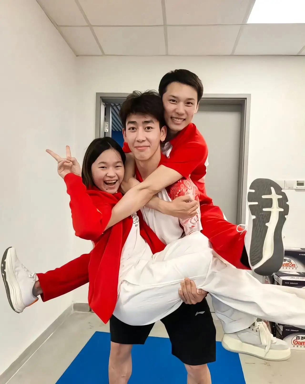 全红婵发文告别全运会：粉丝涌入送祝福！全红婵在今天凌晨发文：没有白走的路，对