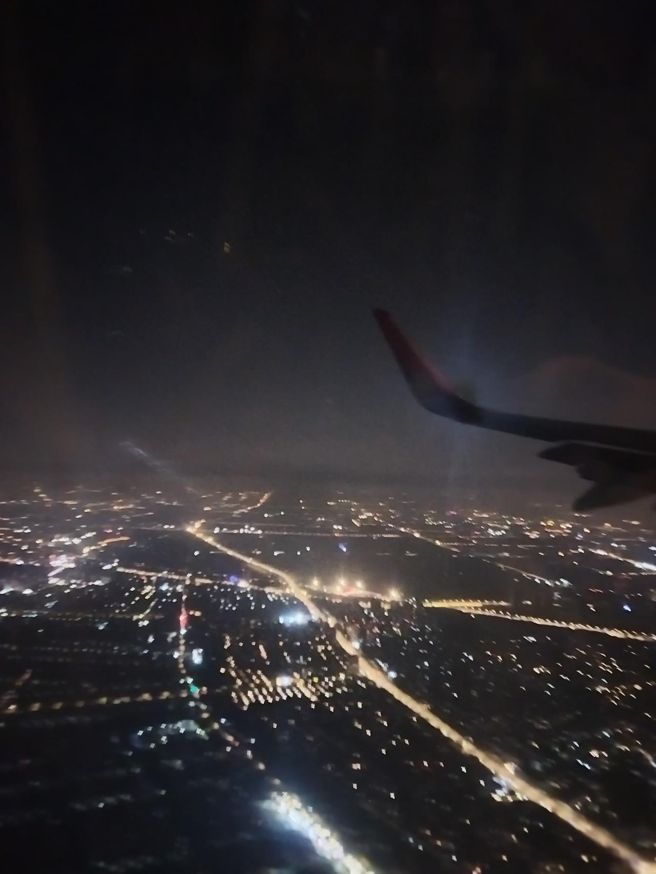 张晓磊的🔥爆文章看哭了！我终于明白了人生的真谛张晓磊在文章里写道，35