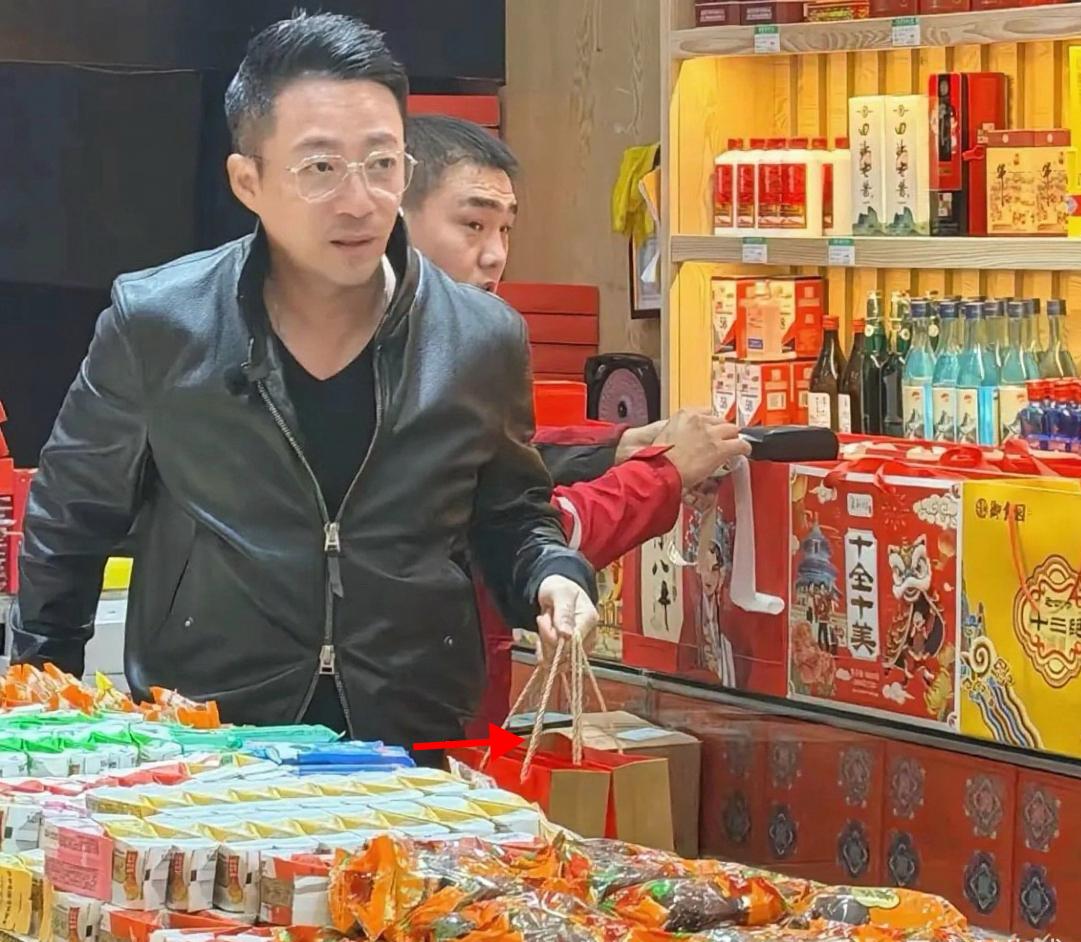 这波“反转”绝了!万万没想到汪小菲拎箱被疑没付款?误会一场,但最尴尬的