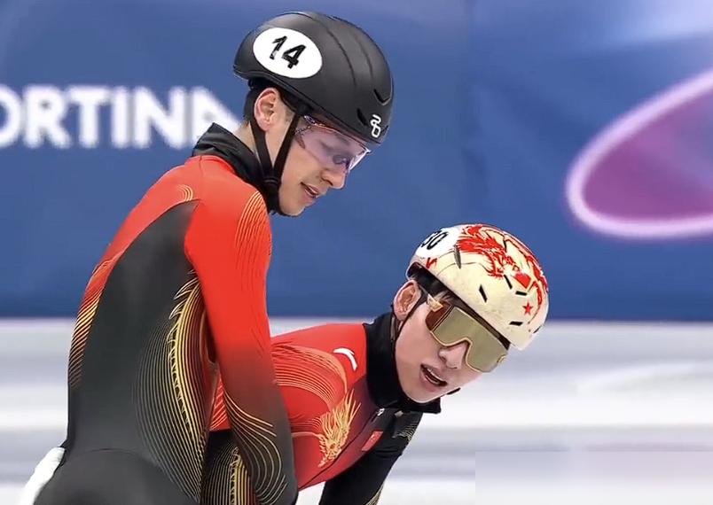 9次手术换来0奖牌，林孝埈赛后第一件事，是道歉。镜头前，他没提自己等了8年，