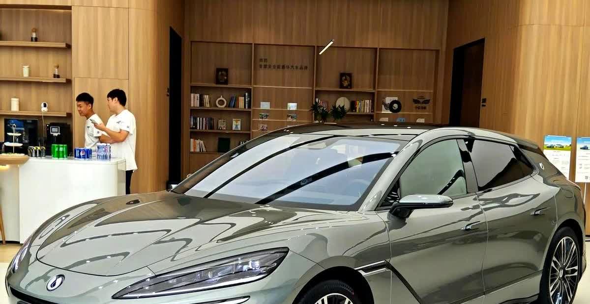 不知道你们发现没有，比亚迪新能源汽车，底盘调教好的，外形帅气的车卖的都不好。