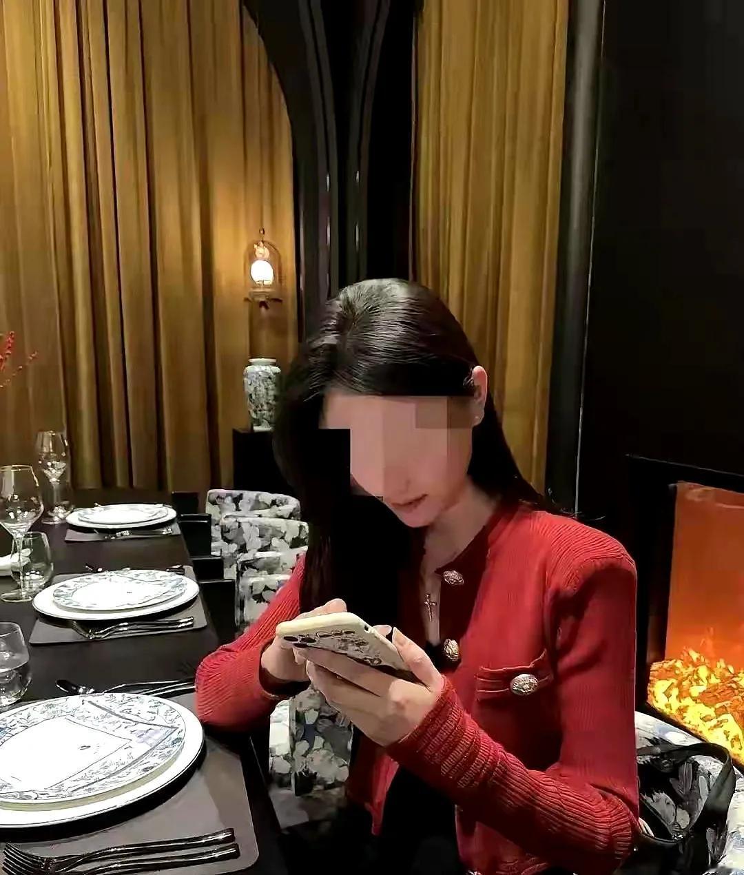 安徽阜阳。28岁女子和35岁男子相亲，女子翻开菜单点了7个硬菜，说“我是被逼来