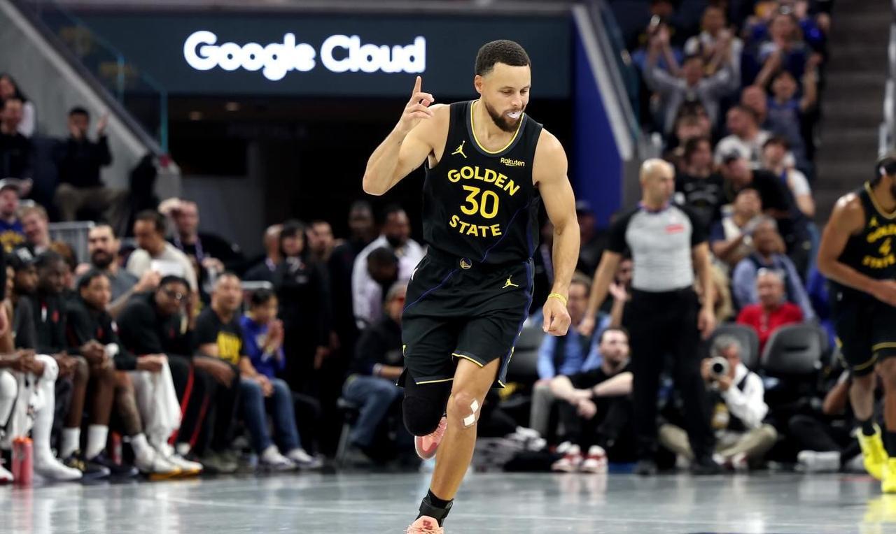 论“量子力学腿”与回旋镖的精准命中勇士官方的伤情更正，终于让库里的伤病进入了量