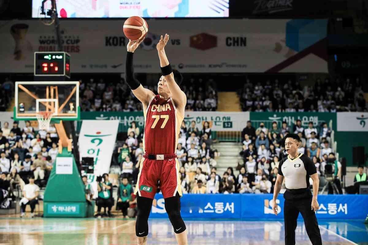 当初谁说咱们男篮锋线天赋要溢出来了？现在看，原来是王俊杰一个人，把整个池子的