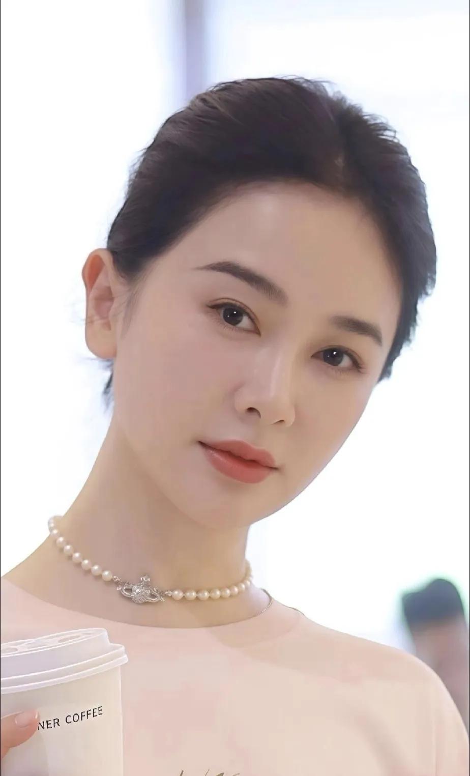 直到见过她，才知道女人味三个字是怎么写的！