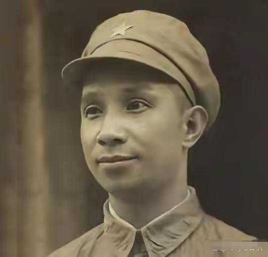 1947年孟良崮，敌机空投物资落到华野阵地，粟裕打开一看：命令部队，准备总攻。