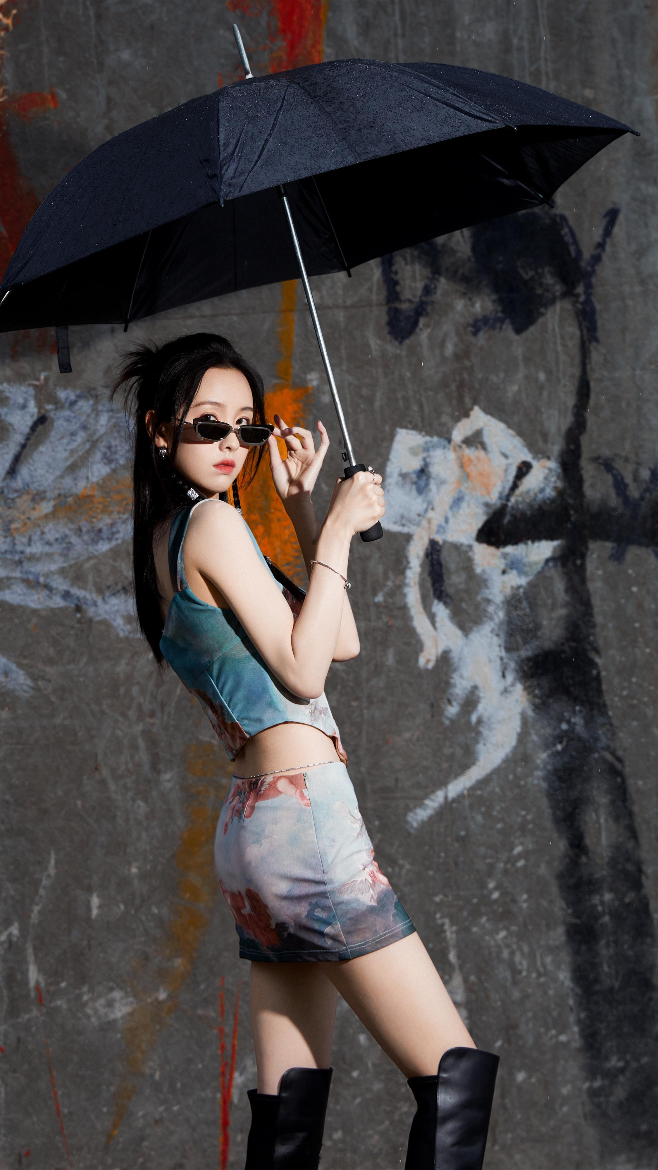 陈都灵酷酷的电竞少女