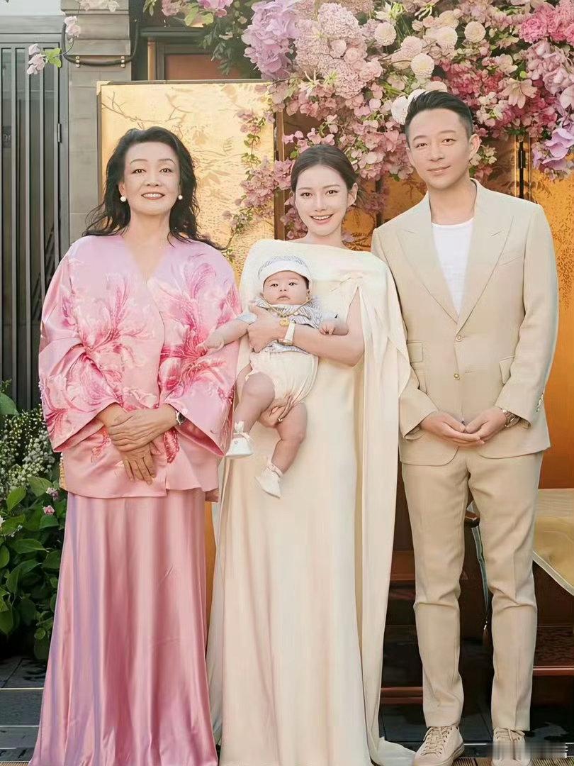 马筱梅生完孩子漂亮多了，身上有大s的影子在，怪不得把汪小菲迷得走不动道​