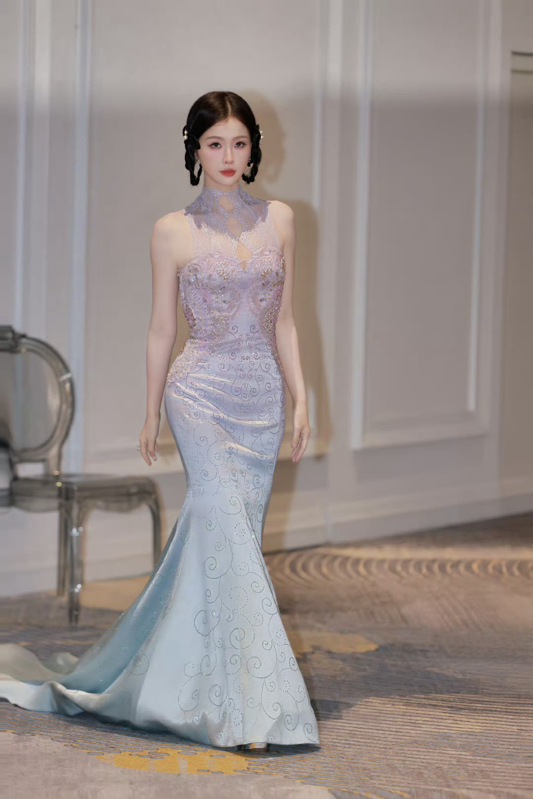 接虞书欣腰臀比虞书欣