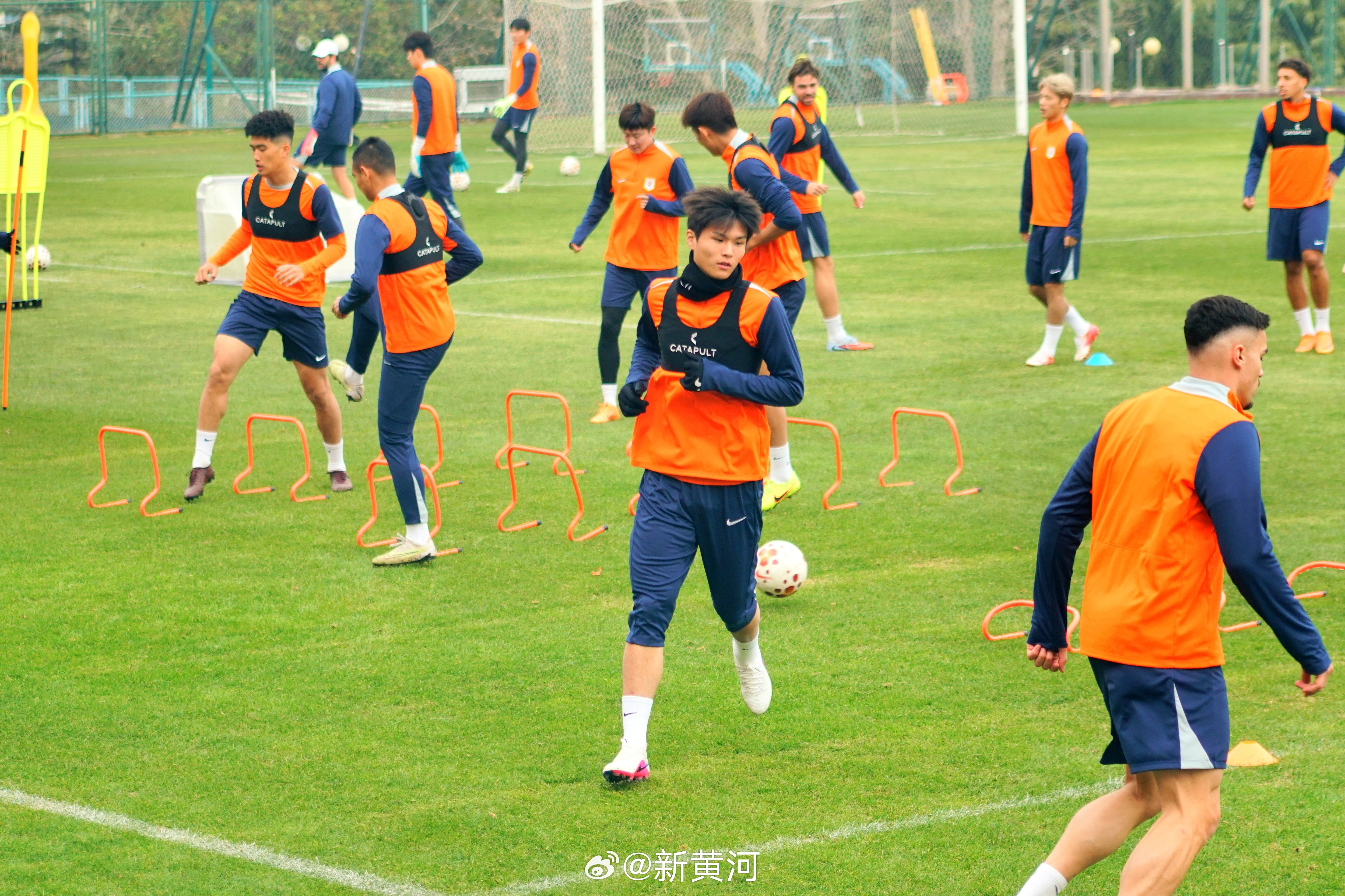 【#瓦科点赞泰山队年轻人#】#泰山青训新星中甲相遇#“他们都是非常不错的球员