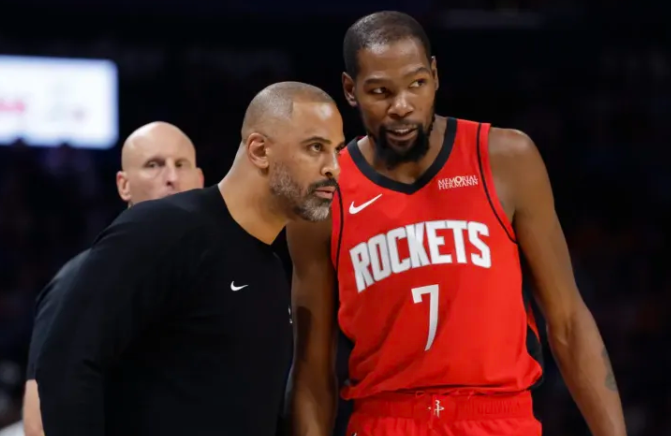 NBA常规赛，火箭以93-114不敌凯尔特人。赛后，火箭主教练艾米-乌度卡接受