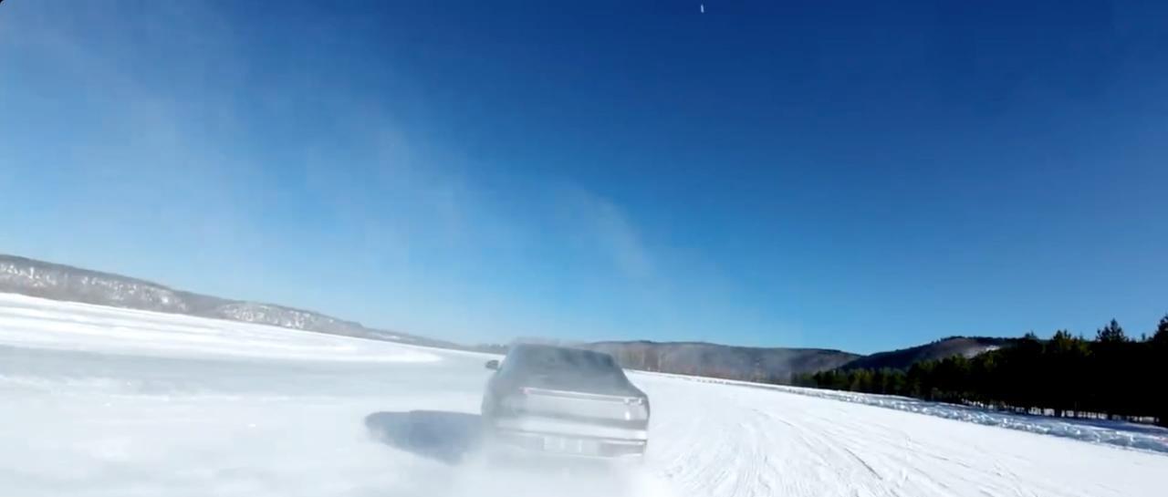 领克的中大型插混轿车领克10EM-P要来了目前冰雪测试谍照已曝光，细节非常多