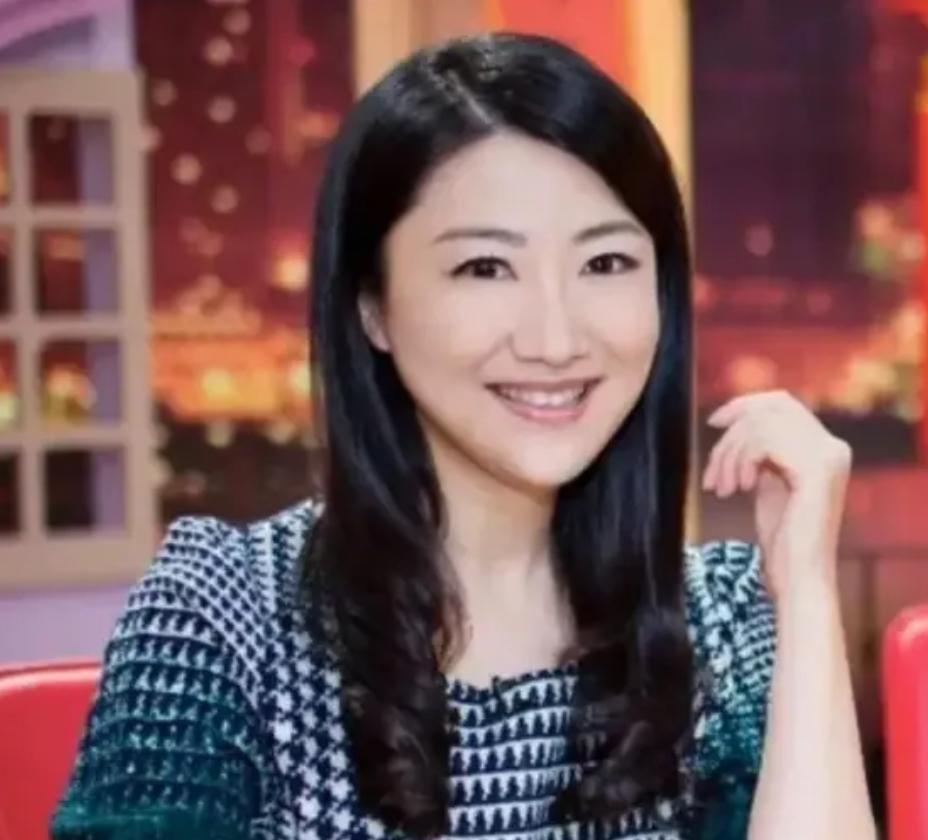 他是亿万富豪，婚内偷偷出轨舞蹈演员同居后，回家想和老婆杨蕾离婚，却不承想，离婚过