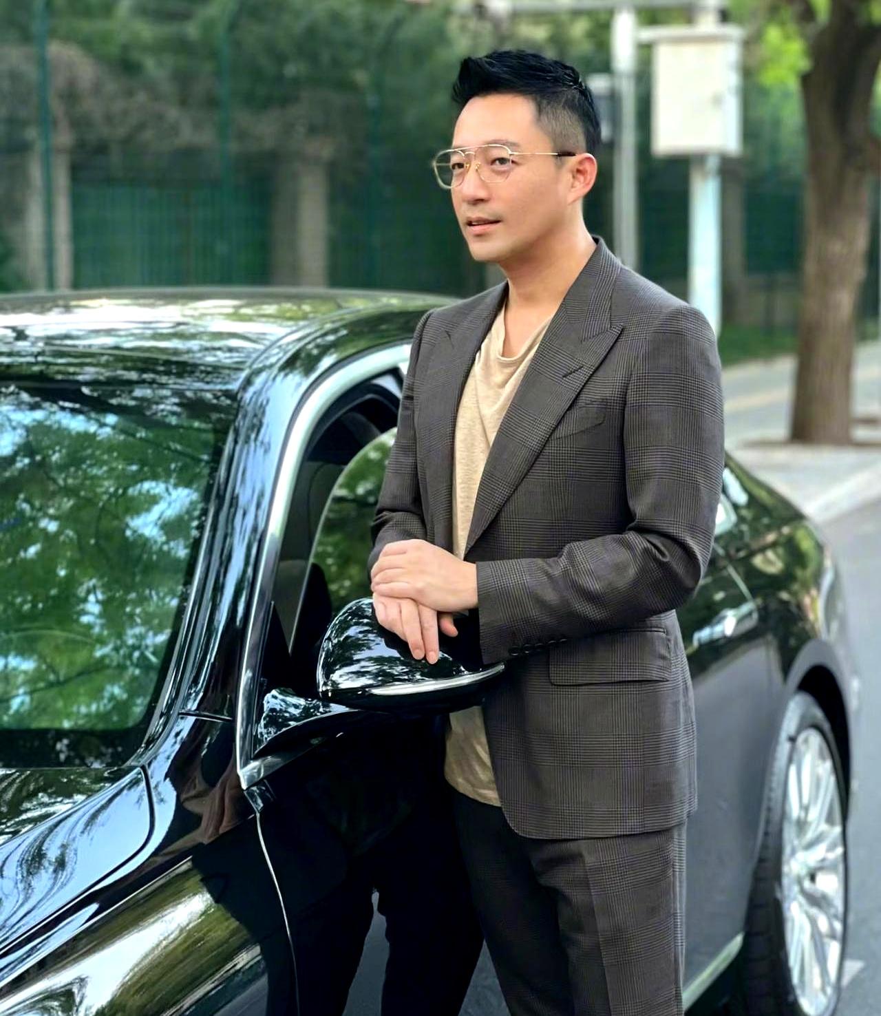 说实话，我以前还挺看好汪小菲和大S的，觉得那就是偶像剧照进现实。结果他俩分开时