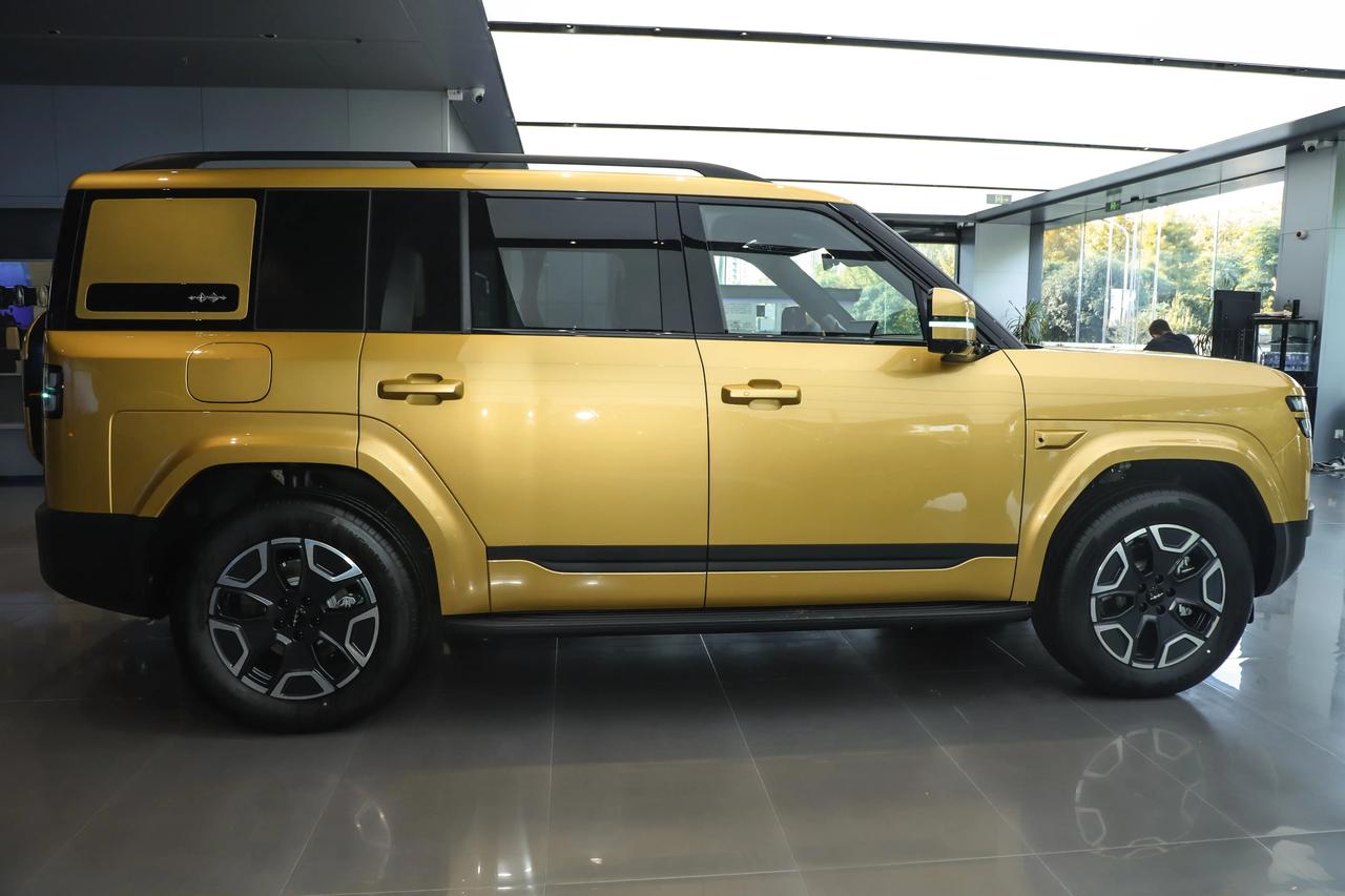 钛7月销破2万不是新闻，之前我预测11月保守2.3万台，可能突破2.4万台，果不