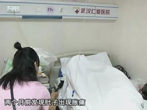 她不洗内裤！湖北武汉23岁独自在外打工的芳芳，能懒到一条内裤连续穿满三十天不