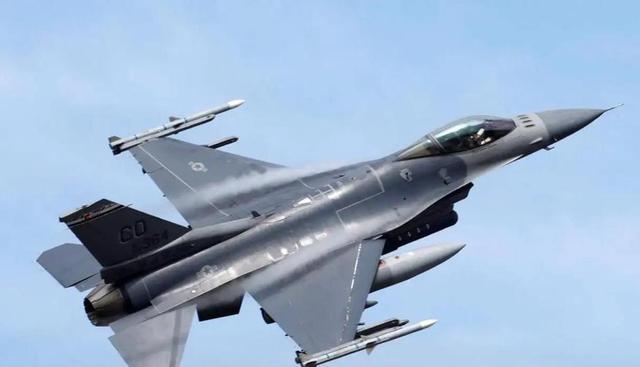 泰军出动F-16，为什么美军全程开绿灯？对中国意味着什么？同样是美制F-16战