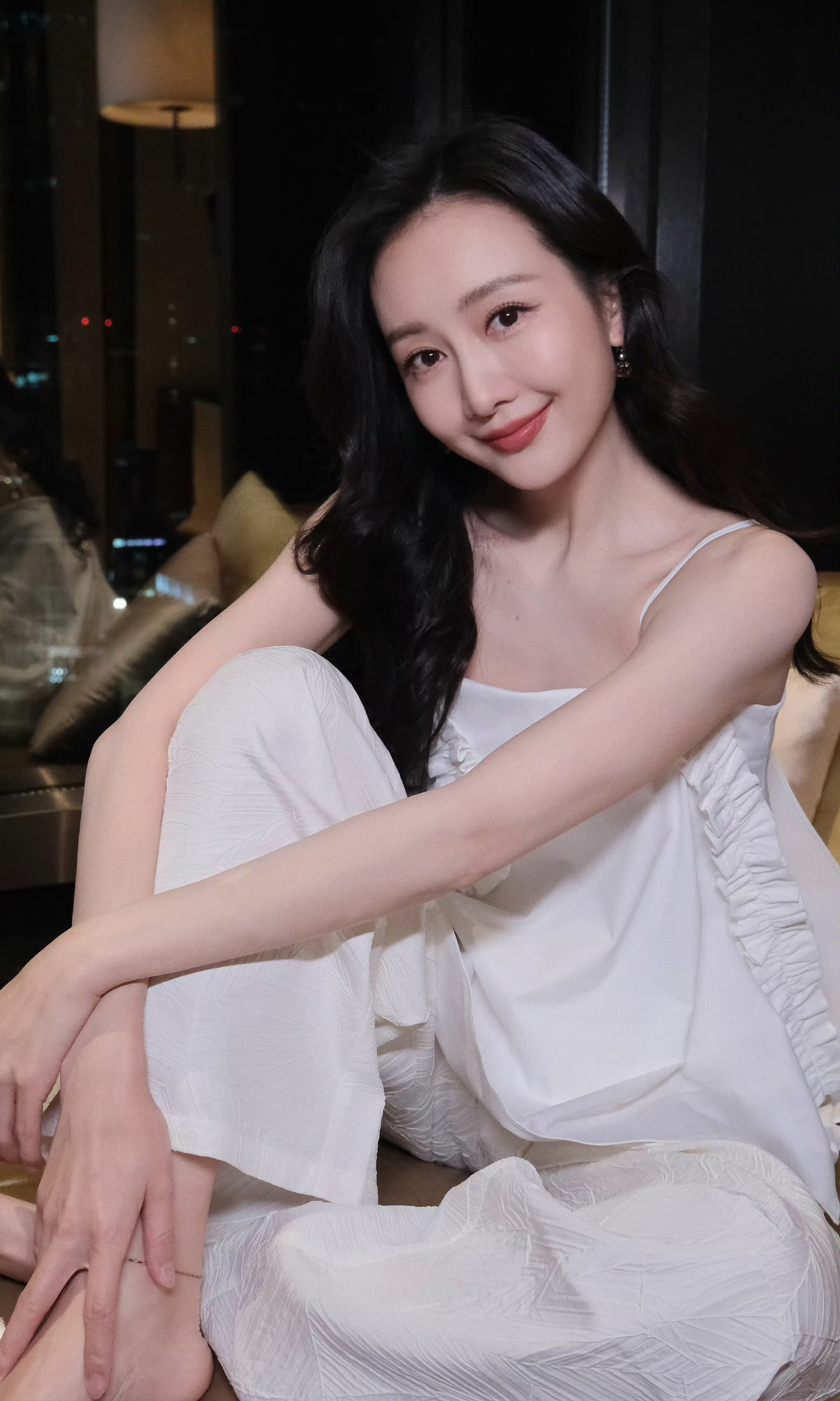 看给王鸥困的，估计开始左右摇摆起来了王鸥不行站起来走两步吧