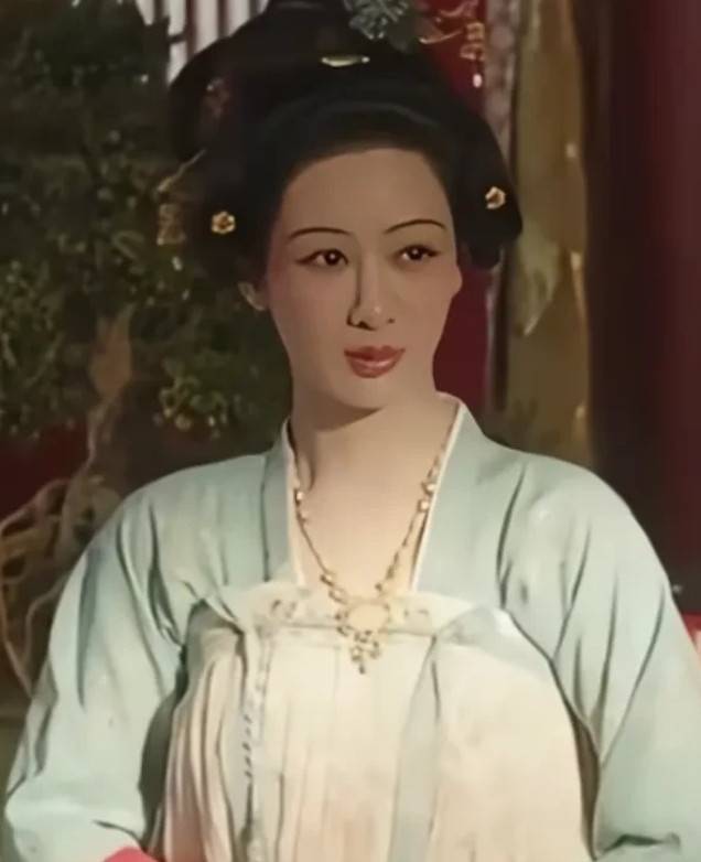 沈梦辰能接住杨紫的戏？这是贬沈梦辰呢还是捧杨紫呢主持都做不好还去做演员，