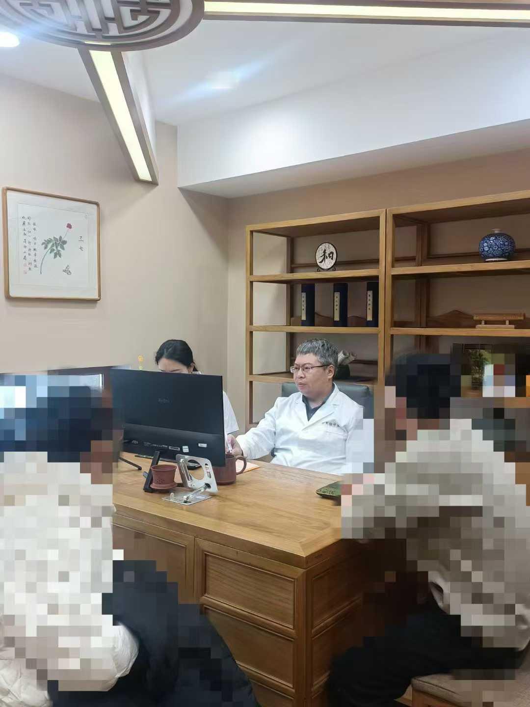 大家好，我是中医李大夫。随着天气越来越冷，不少脾胃虚寒的患者都反馈病情反复了，今