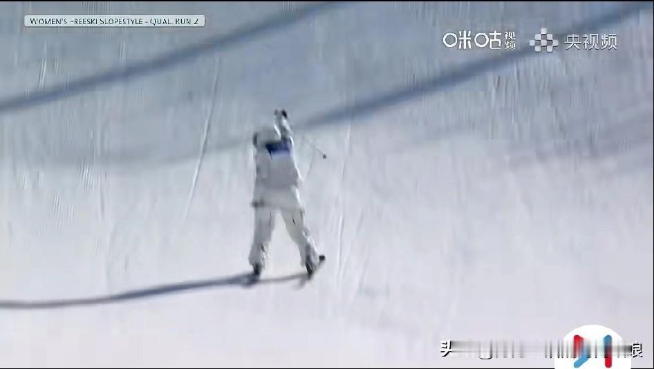 米兰冬奥谷爱凌这波太顶了！首轮出战意外摔倒，就拿了1.26分，直接跌到第二十位，