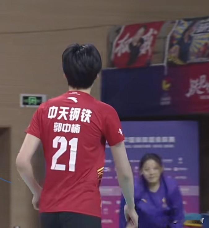 国家队大门已经为江苏女排小副攻郭中楠招手了！这场打福建女排，拦网又入帐6分，进攻