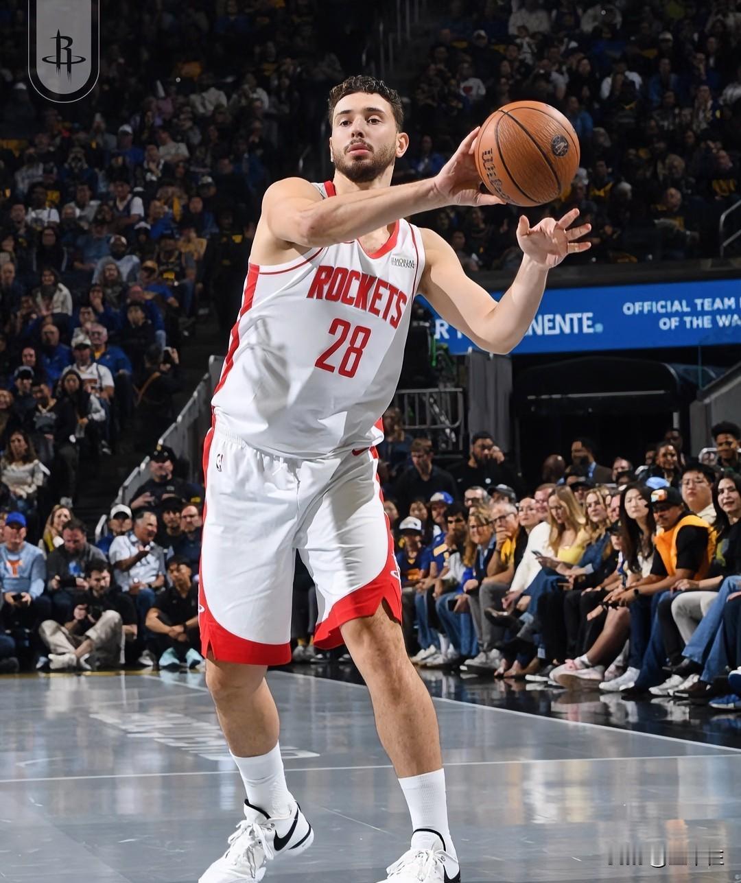 申京本场拿84消毒液都洗不干净，纯纯的卧底行为，而且持续一整场。防守端是勇士的“