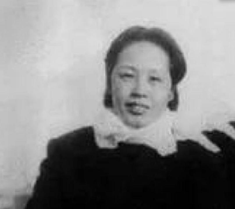 1949年，刘伯承听说原配还活着，并且日子过得很艰苦，就托人给她带信，想把她接到