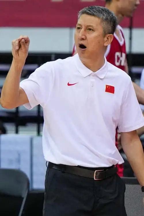 郭士强赌赢了！放弃得分王，男篮新名单揭露残酷真相，国家队不要明星要士兵2月3