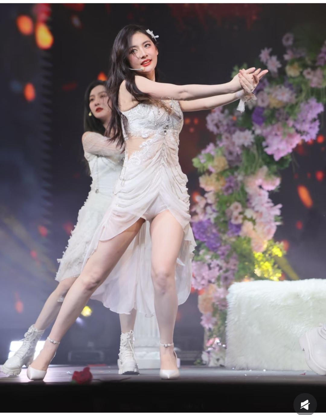 除了腿有点粗，其它都是优点。