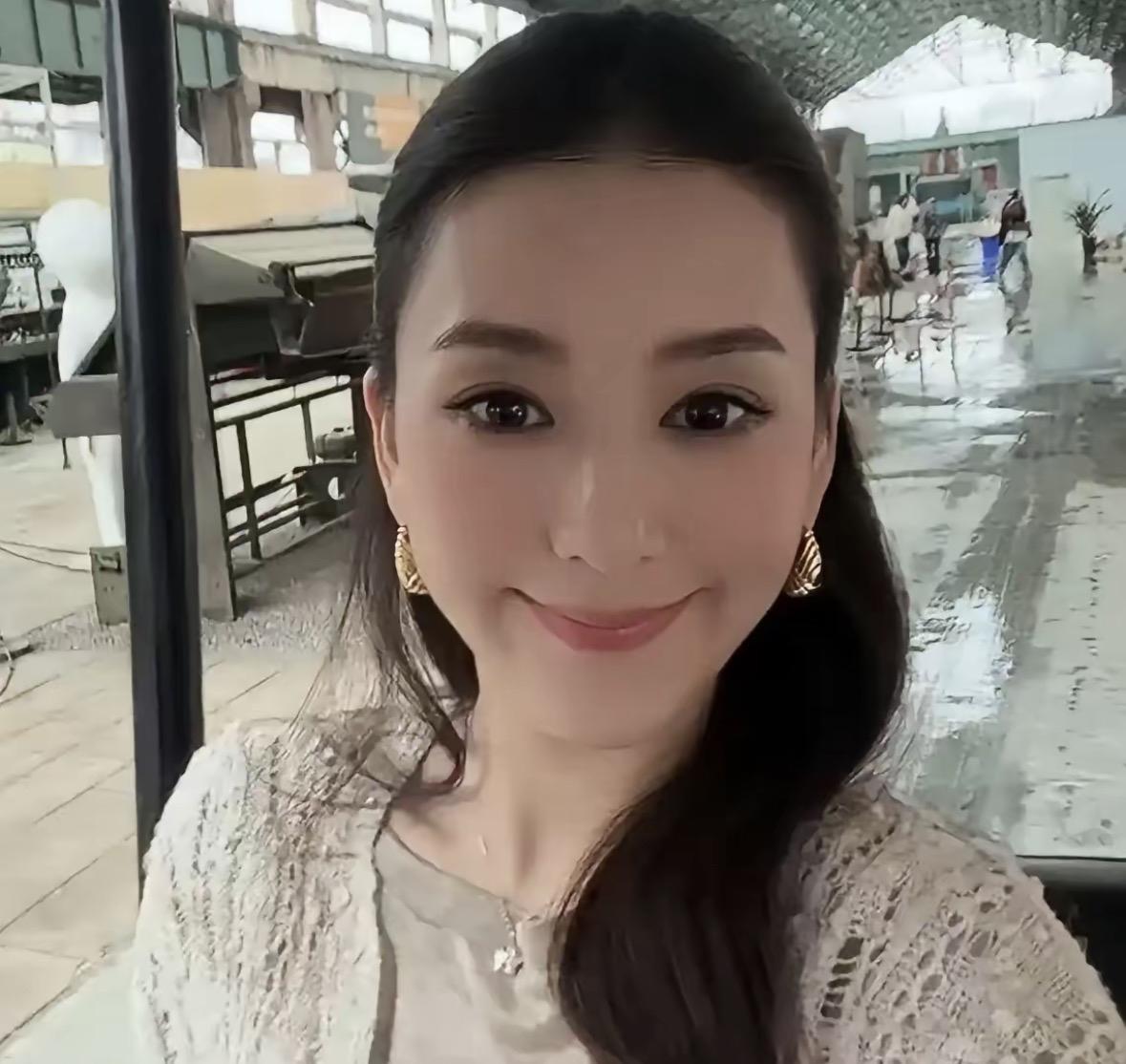 好奇查了下方媛的出身，方媛的成功并非偶然，而是她自身努力的结果。方媛是安徽南