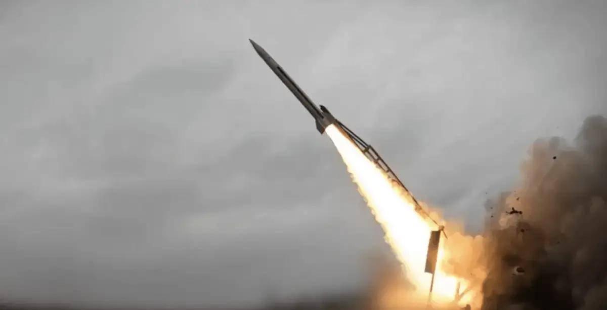 FP-7实战当天，导弹总设计师基辅遭暗杀10月1日，乌克兰发生了两件事，一前