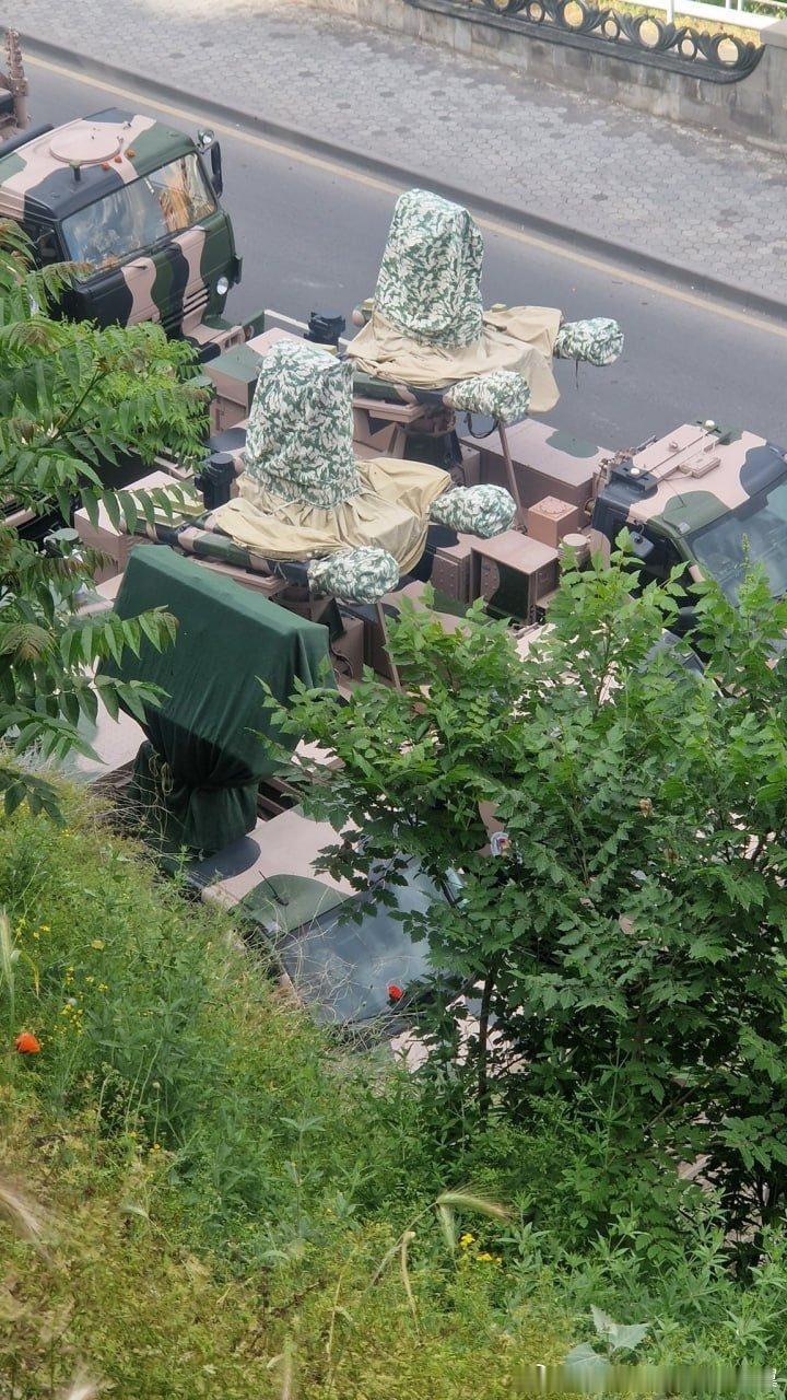 全球武器装备盘点5月25日埃里温阅兵彩排视频证实，亚美尼亚成为伊朗AD-08“