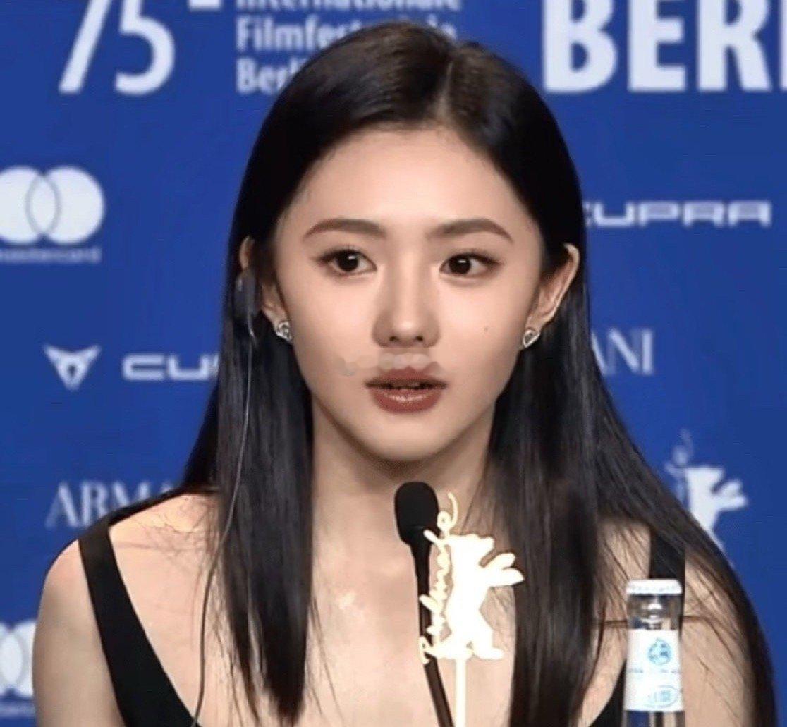 大胆开麦…真美女不适合网感妆，刘浩存真的越素净就越凸显本身颜值