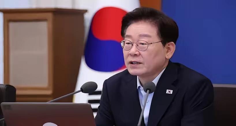韩国总统李在明为了寻求连任，下定决心要修改宪法，这是他上任之初就急需解决的大事。