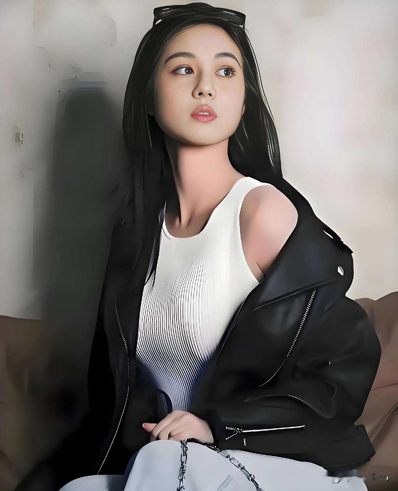 何超欣——何鸿燊赌王幼女、顶级名媛天生可以“躺平”的命，却又偏偏靠才华出局，