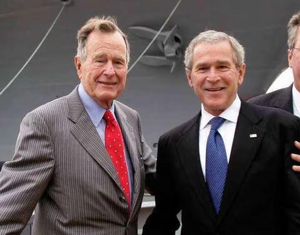 没卷入是非的小布什，这日子过得舒服又自在呀！不得不说，布什家族的家风还是不错，