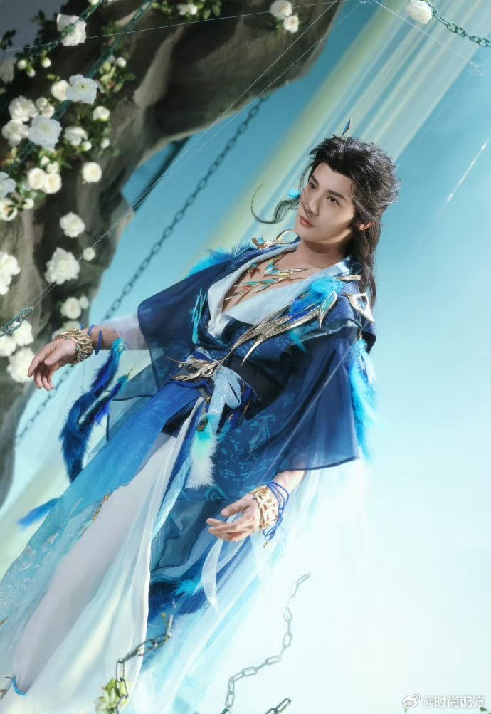 郑业成COS青鸟郑业成COS《倩女幽魂》青鸟，这也太会COS了吧～很还原！郑业成