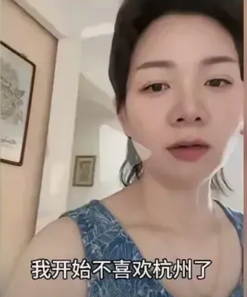 有个养狗的女生吐槽杭州的“最严禁狗令”，说现在开始不喜欢杭州了。杭州这新规定确实